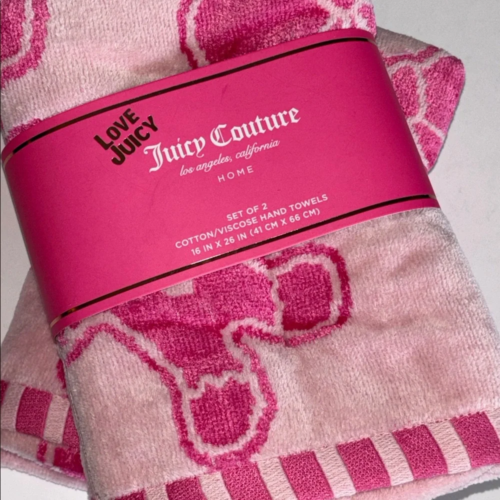 Juicy Couture Pink GINGERBREAD AND BOWS Hand Towels NWT SET OF TWO PINK GINGEY